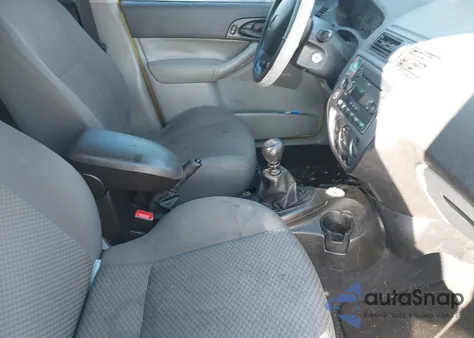 2005 Ford Focus Zx5 z USA, uszkodzony, nr VIN 3FAHP37N75R125351